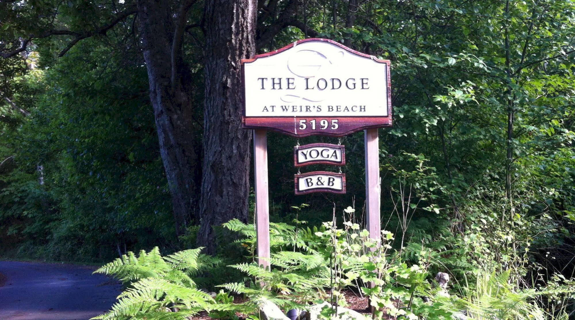 The Lodge At Weir'S Beach Metchosin ภายนอก รูปภาพ