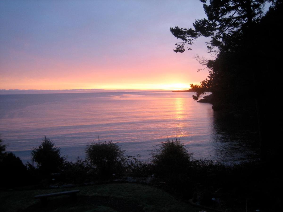 The Lodge At Weir'S Beach Metchosin ภายนอก รูปภาพ