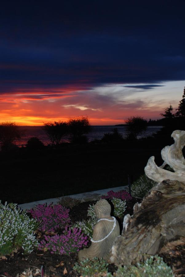 The Lodge At Weir'S Beach Metchosin ภายนอก รูปภาพ